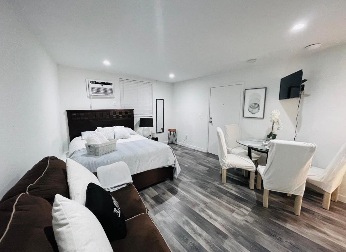 Lovely Sherman Oaks Studio ลอสแอนเจลิส ภายนอก รูปภาพ