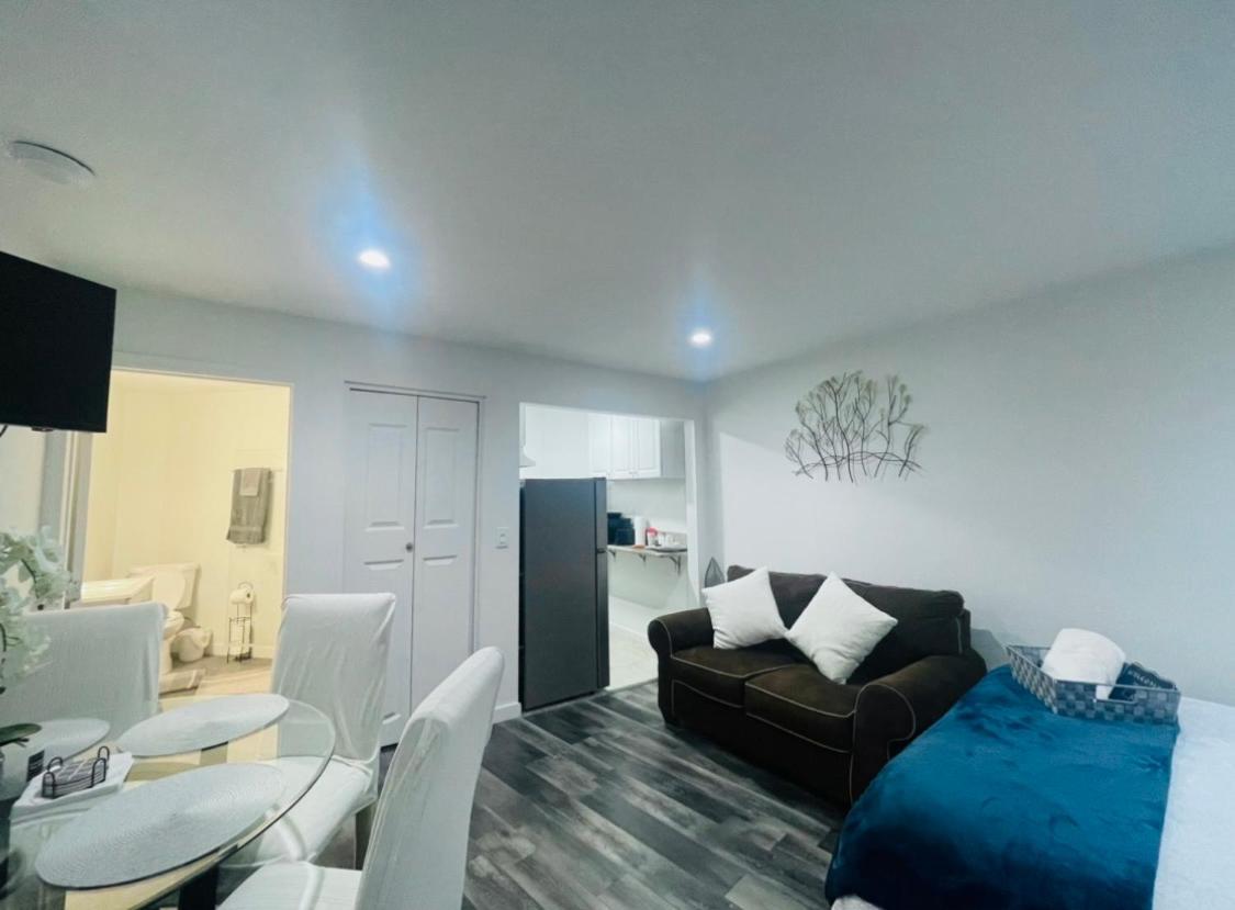 Lovely Sherman Oaks Studio ลอสแอนเจลิส ภายนอก รูปภาพ